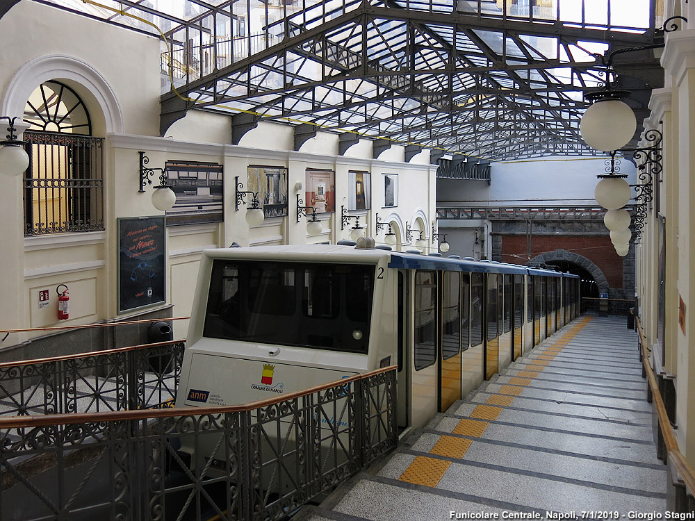 Napoli - Funicolare Centrale.