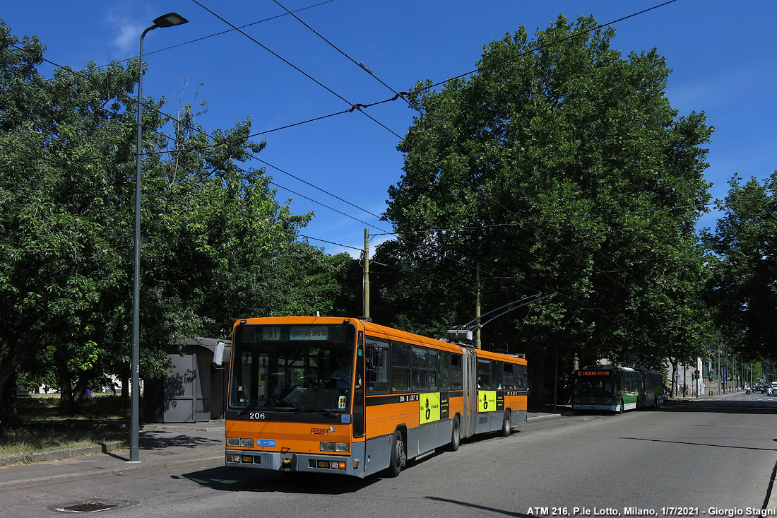 Tram a Milano - P.le Lotto.