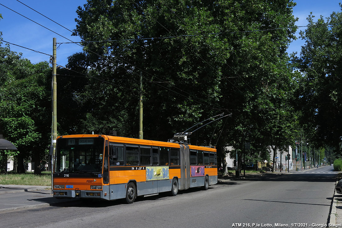 Tram a Milano - P.le Lotto.