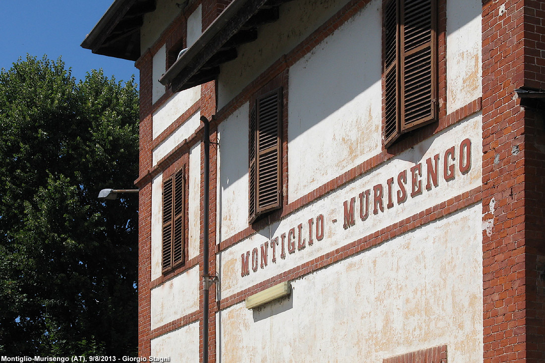 Singolarit architettoniche in stazione - Montiglio-Murisengo.