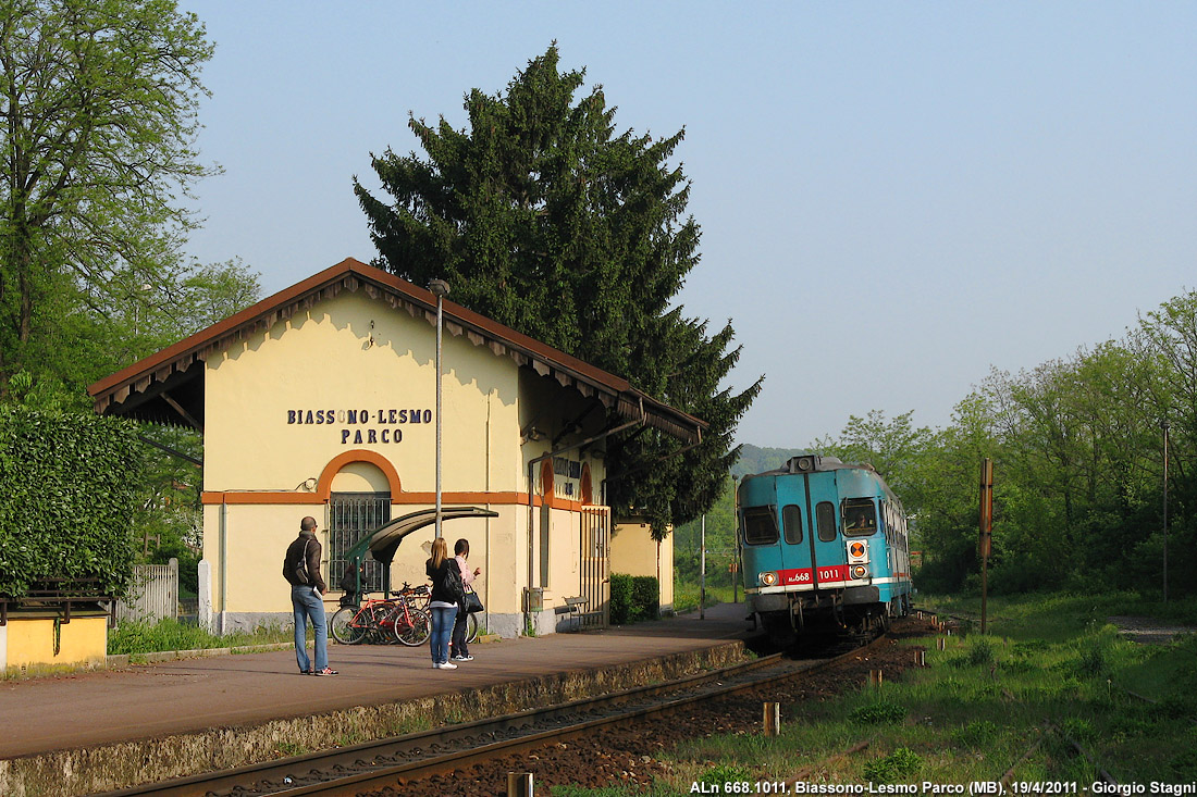 Singolarit architettoniche in stazione - Biassono-Lesmo Parco.