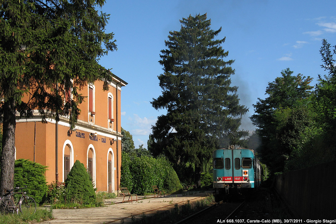 Singolarit architettoniche in stazione - Carate Cal.