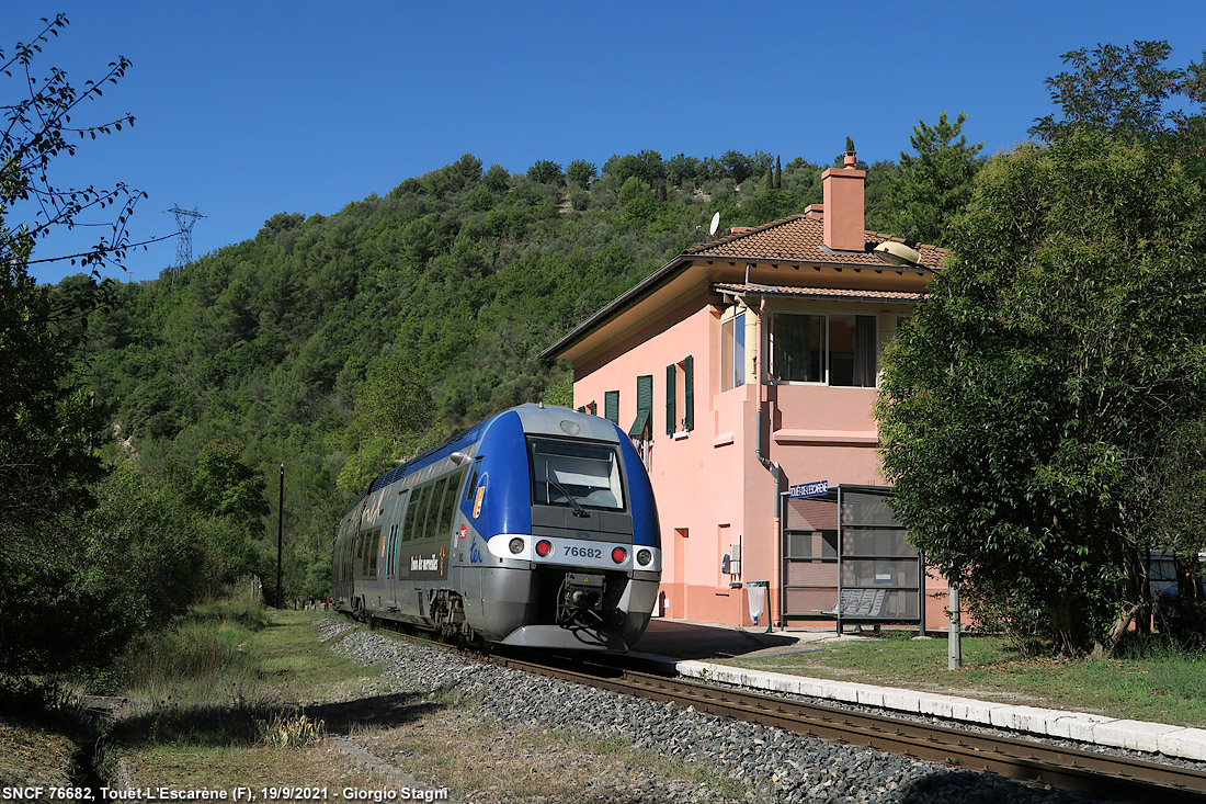 Automotrici SNCF 76500 - Touët-de-L'Escarène.