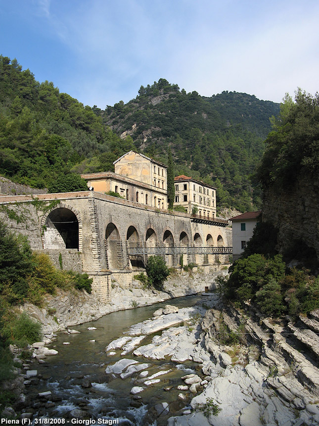 Intorno al treno - Piena.