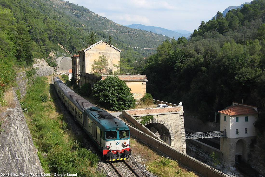 Locomotive D.445 - Piena.