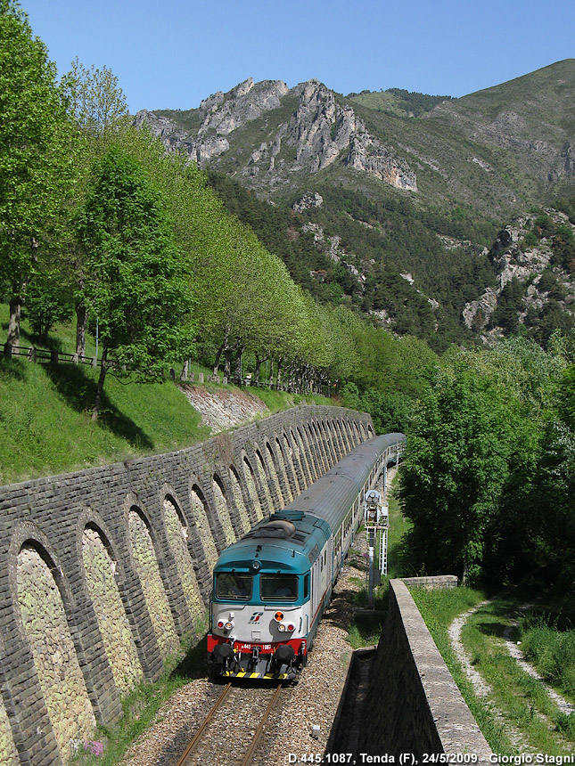 Locomotive D.445 - Tenda.