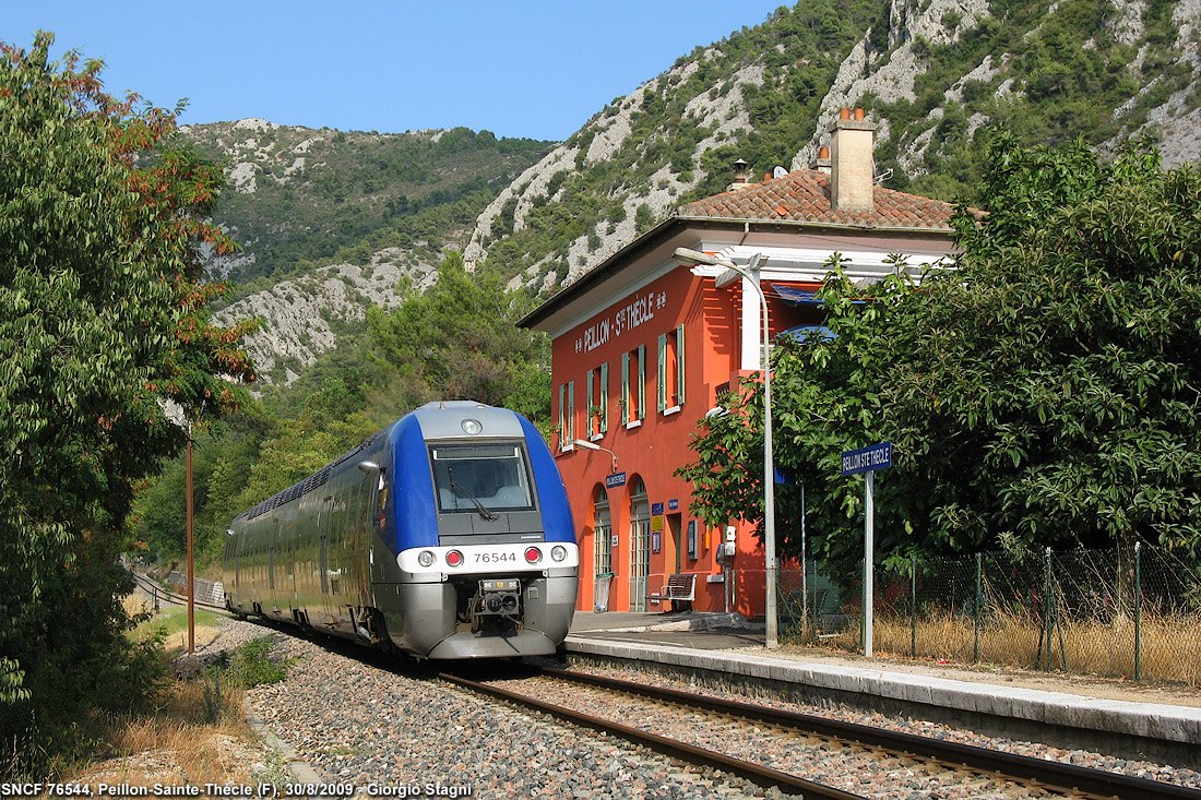 Automotrici SNCF 76500 - Peillon-St-Tecle.