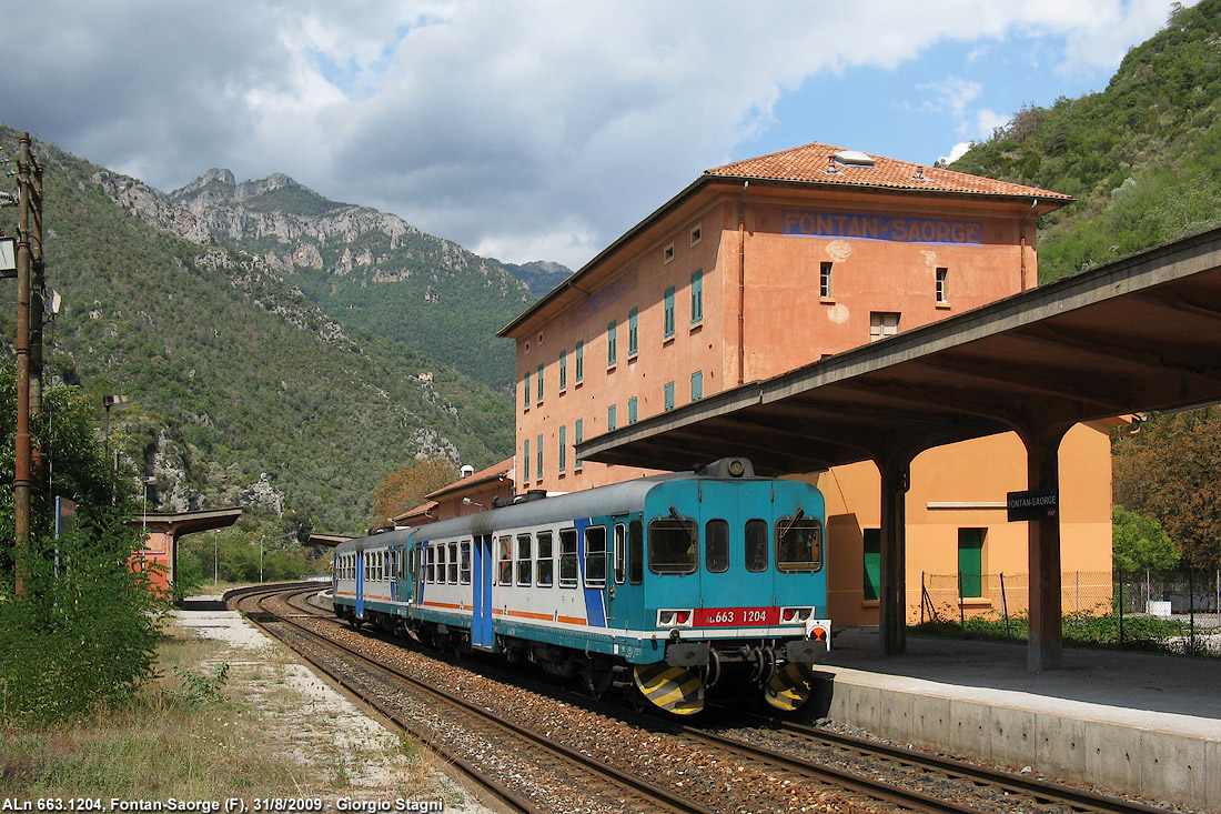 Singolarit architettoniche in stazione - Fontan-Saorge.