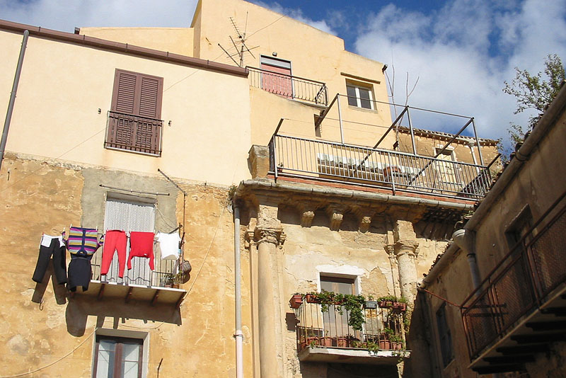 Agrigento - Palazzi per la citt