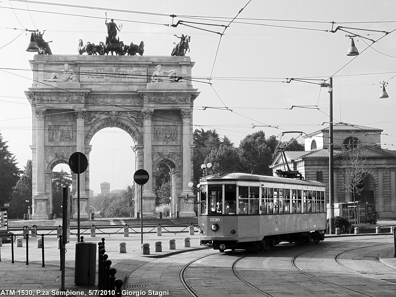 Bianco e nero - Arco della Pace.