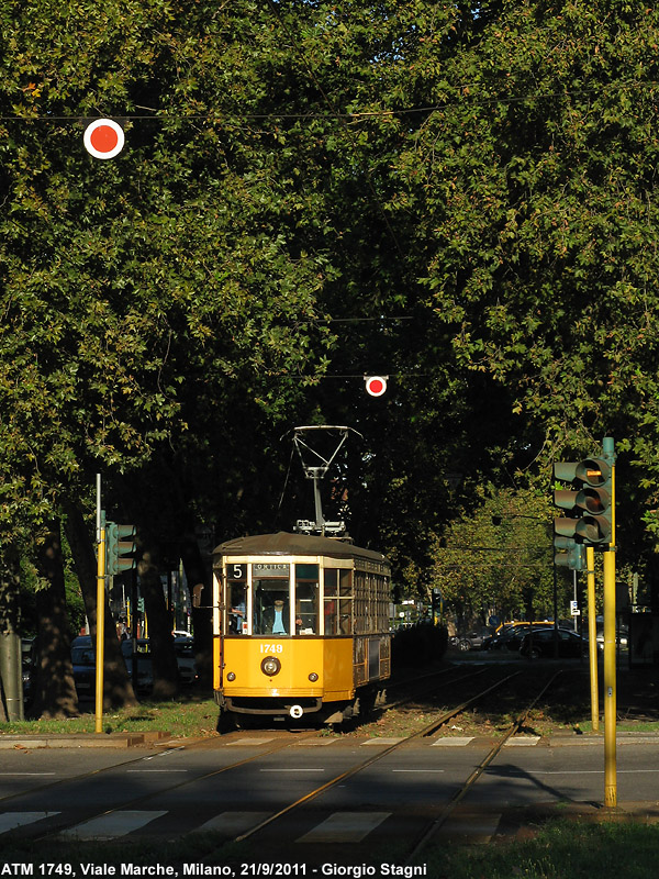 Tram a Milano - Viale Marche.