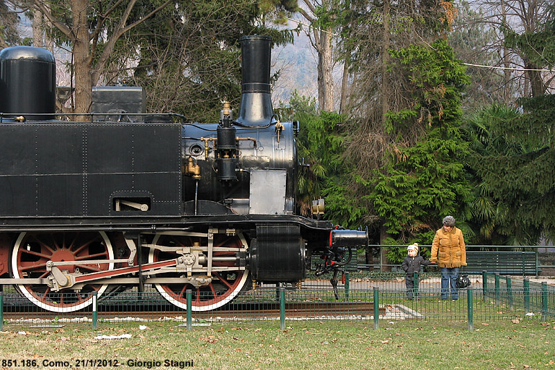 Locomotive monumento - 851.186.