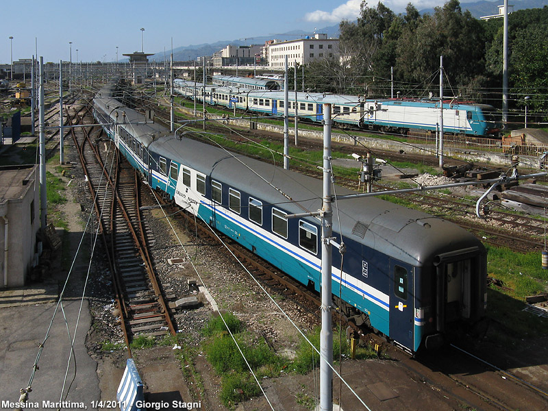 Attraverso lo stretto - Messina Marittima.