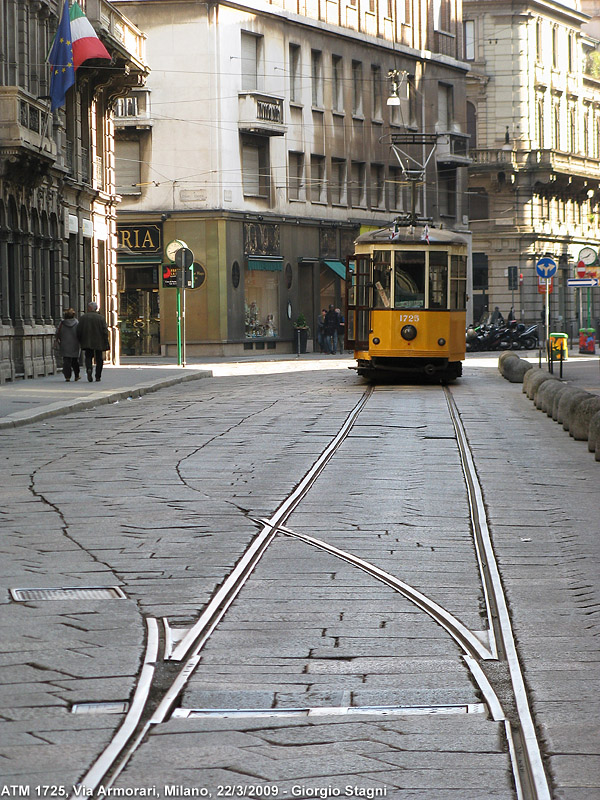 In centro - Via Armorari.