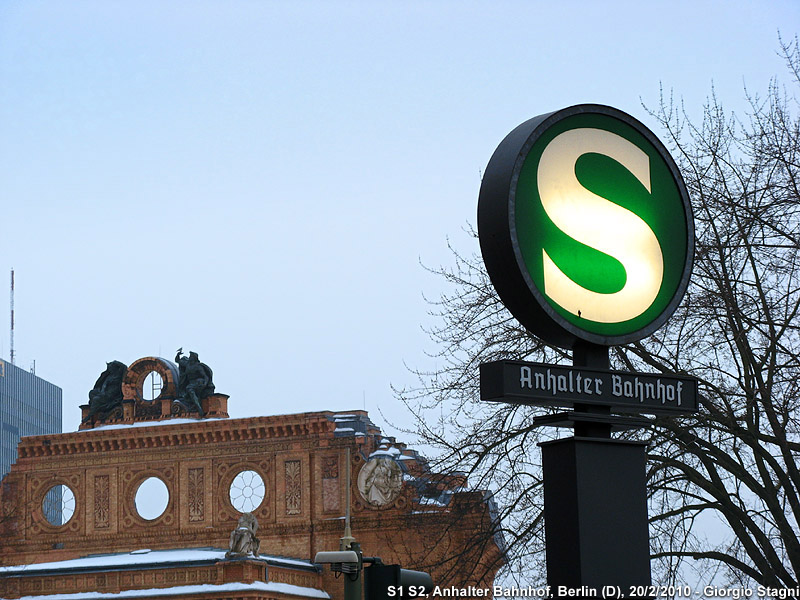 Stadtbahn (la ferrovia) - Anhalter Bahnhof