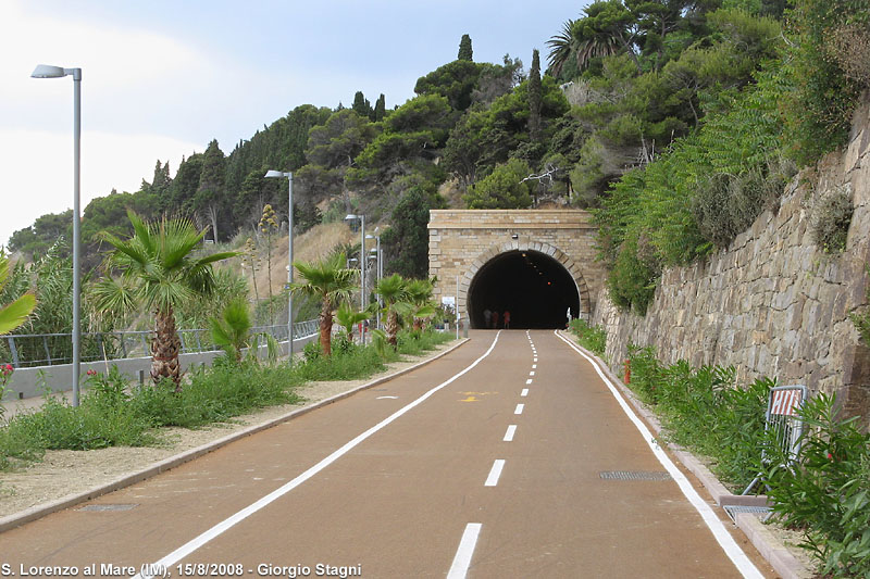 Binario o ciclopista? - S. Lorenzo.