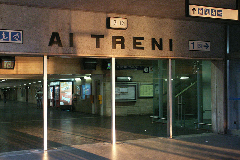 Iscrizioni particolari - Savona, atrio.