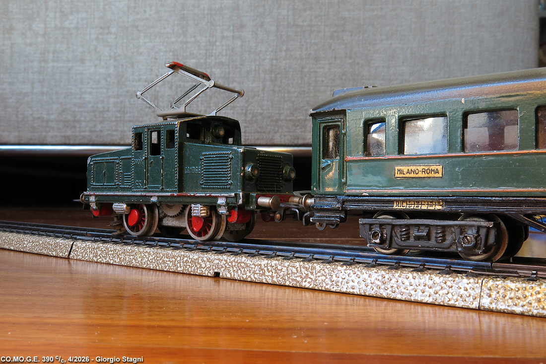 I treni Conti - CO.MO.G.E. degli anni '50 - Locomotiva 390 c/c.