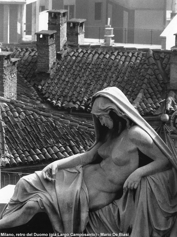 Milano di Mario De Biasi - Largo Camposanto.