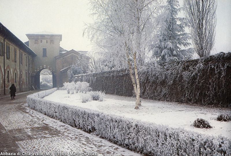 Milano citt imprevista (1985) - Abbazia di Chiaravalle.