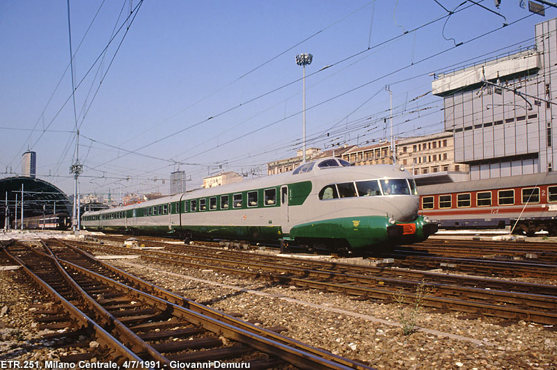 Trazione elettrica milanese - Milano Centrale.