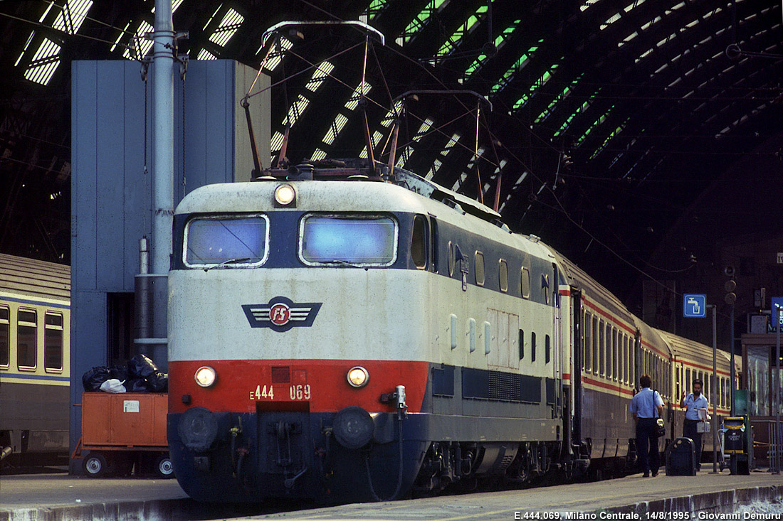 Trazione elettrica intorno a Milano - Milano Centrale.