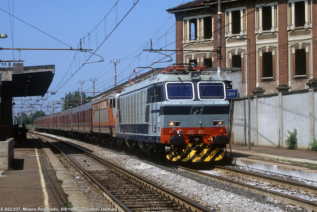 Trazione elettrica intorno a Milano - Milano Rogoredo.