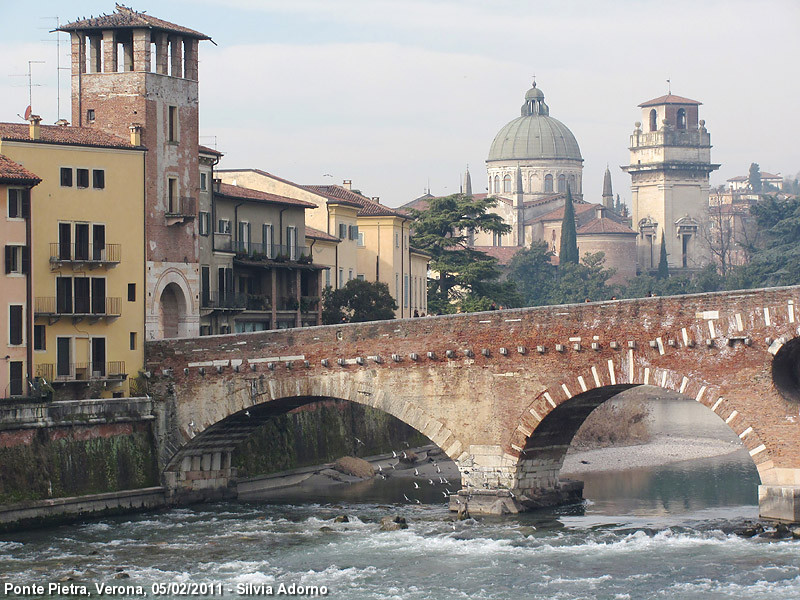 Di chiese e di fiume - Adige e Ponte della Pietra.