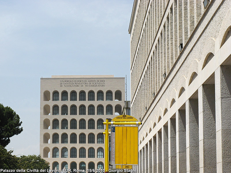 Inquadrare l'EUR - Palazzo della Civilt del Lavoro.
