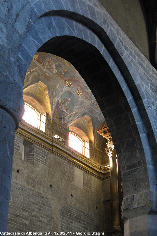 Intorno alla cattedrale di Albenga - Albenga.