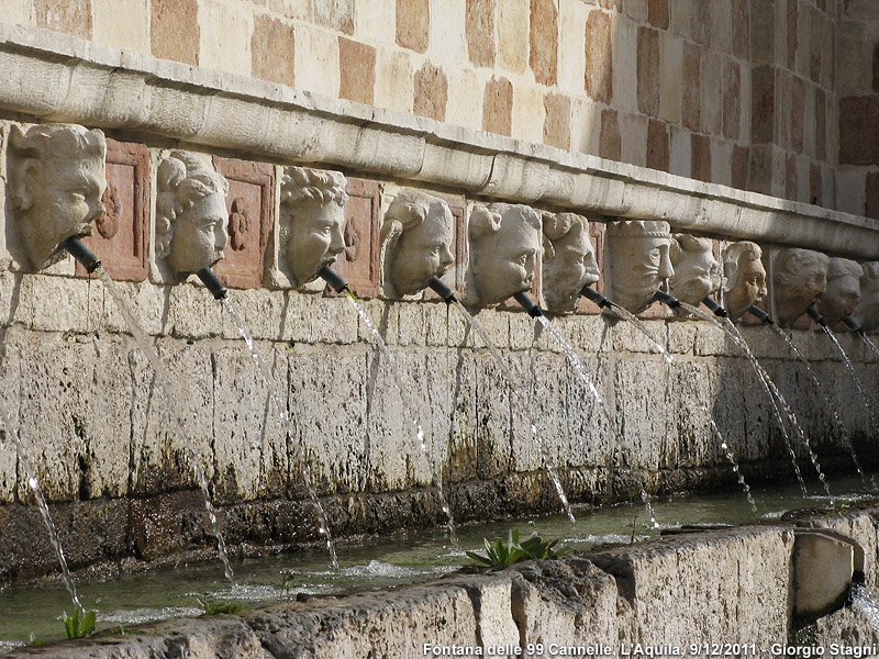 L'Aquila (molto) tempo dopo. - Fontana delle 99 cannelle.