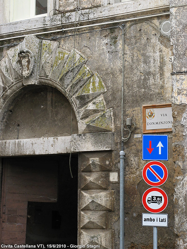 Una gita a Civita Castellana - Per la strada 2.