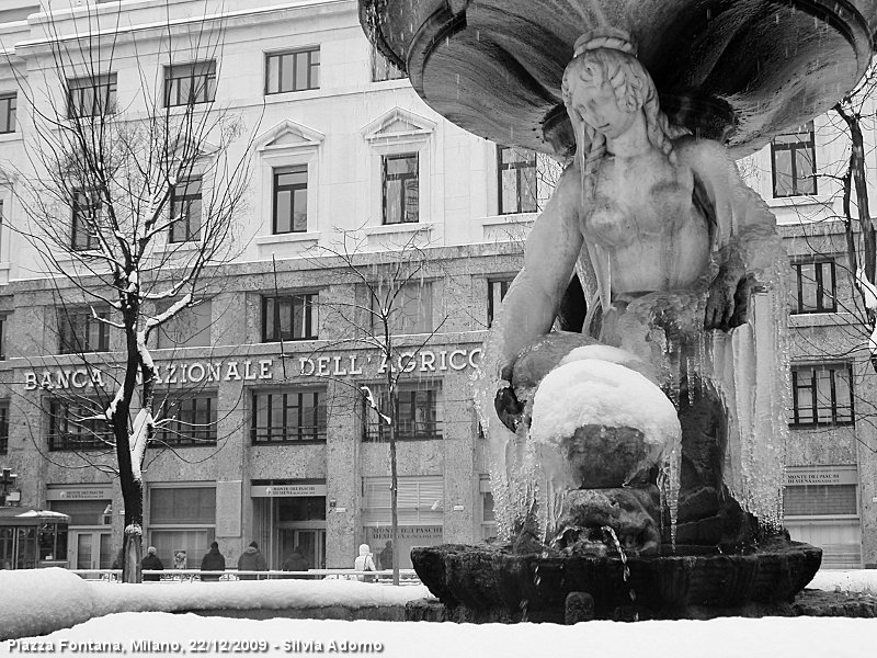Tempo di neve - Piazza Fontana.