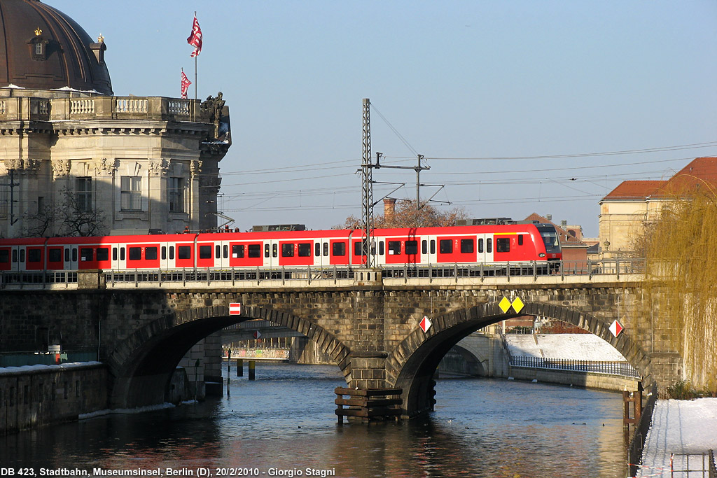 Berlin - Stadtbahn - Museumsinsel.