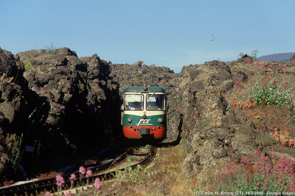 Intorno al vulcano - Bronte (le <i>sciare</i>).
