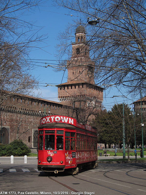 Tram a Milano 2016 - Castello.