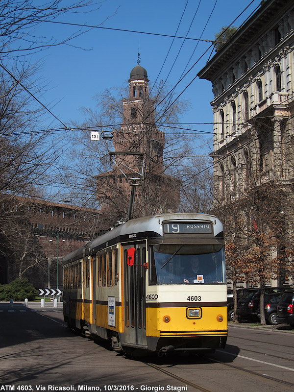 Tram a Milano 2016 - Castello.