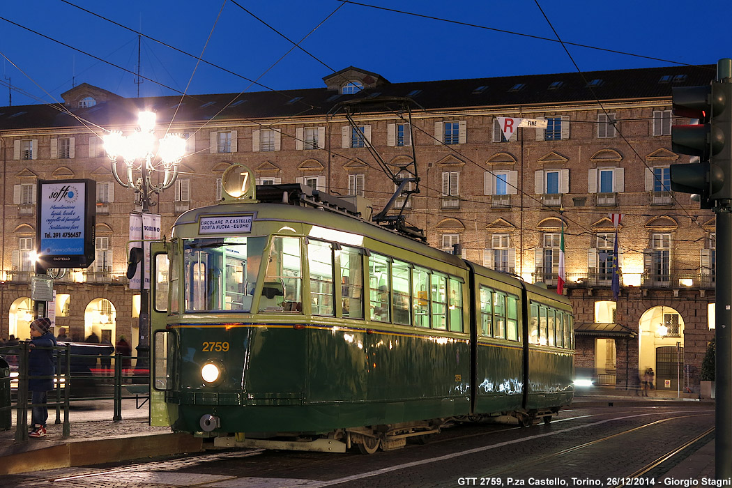 Torino - P.za Castello (2759).