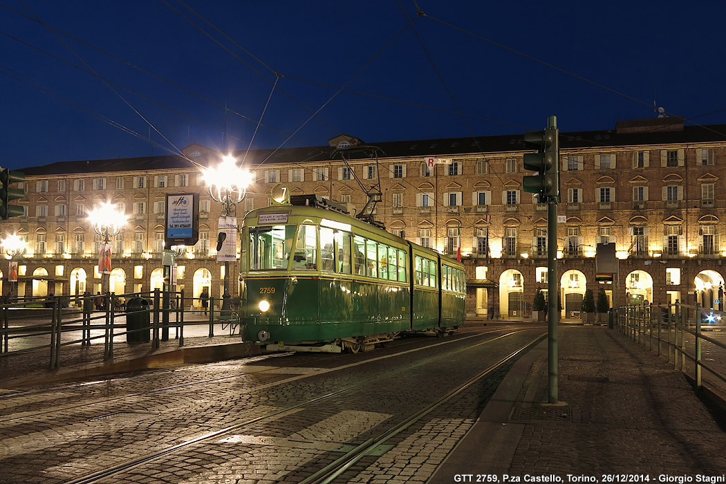 Torino - P.za Castello (2759).