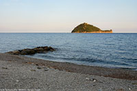 Guardando l'Isola Gallinara - Dal Vadino.
