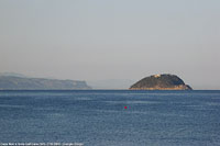 Guardando l'Isola Gallinara - Da Laigueglia.
