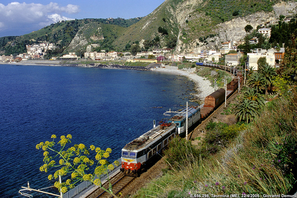 LINEA DI COSTA</b> - Le linee costiere della Sicilia - Taormina