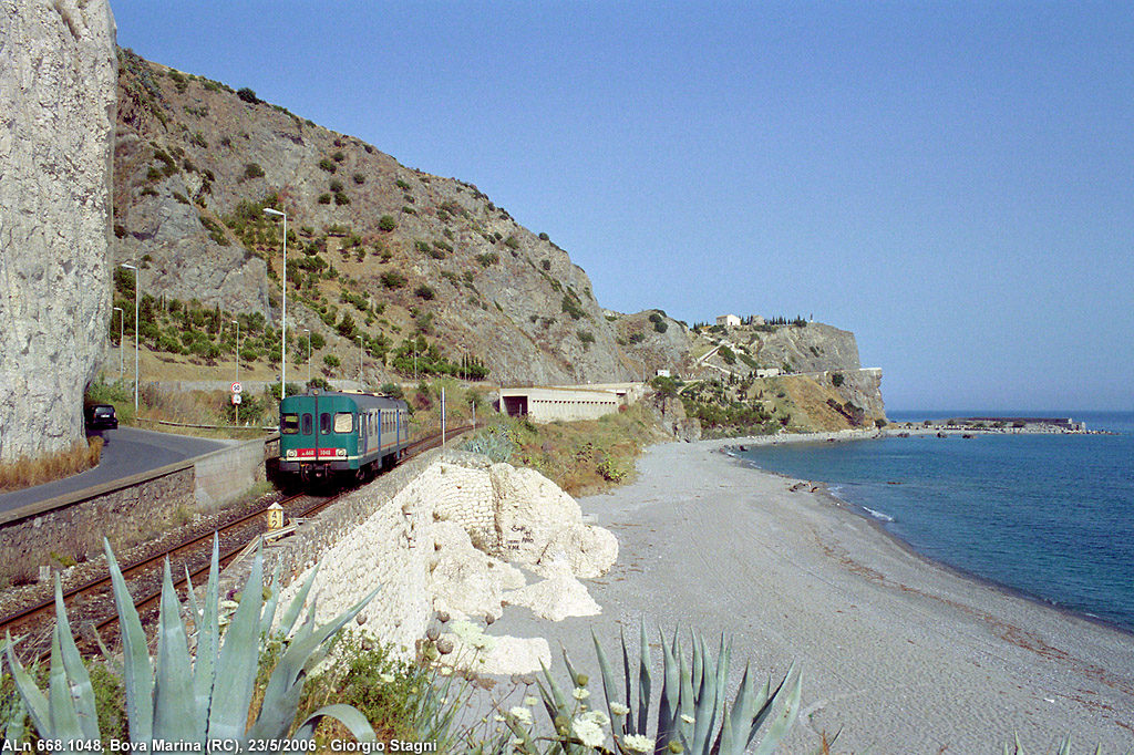 LINEA DI COSTA</b> - Le coste calabre - Bova Marina