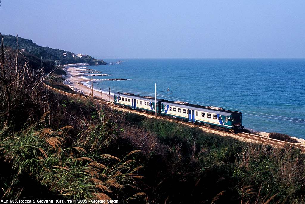 LINEA DI COSTA</b> - La ferrovia Ortona-Casalbordino - Fossacesia