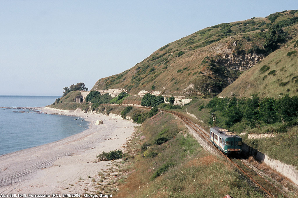 LINEA DI COSTA</b> - Le coste calabre - Ferruzzano