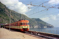 LINEA DI COSTA</b> - Il Levante e le Cinque Terre - Corniglia