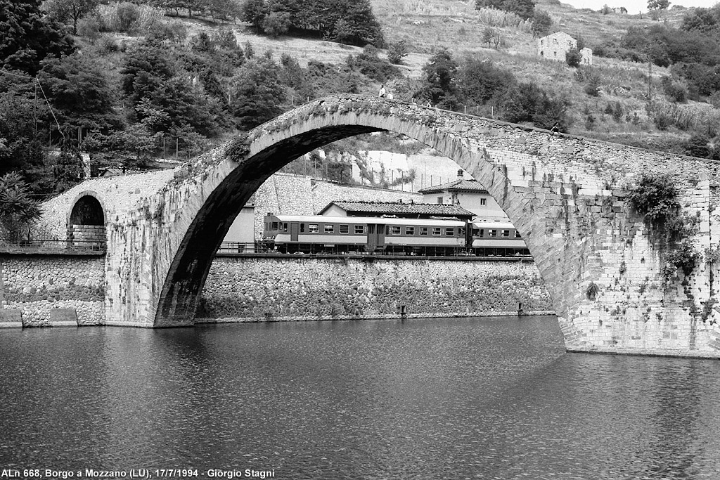 Viaggiare in automotrice - Borgo a Mozzano