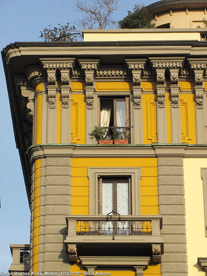 Finestre e ore - Corso Buenos Aires.