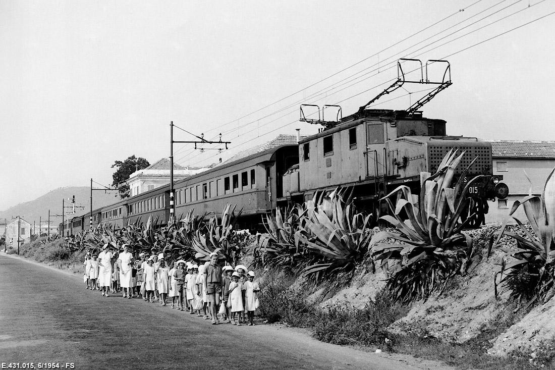 Il treno fotografico del 1954 - Loano.