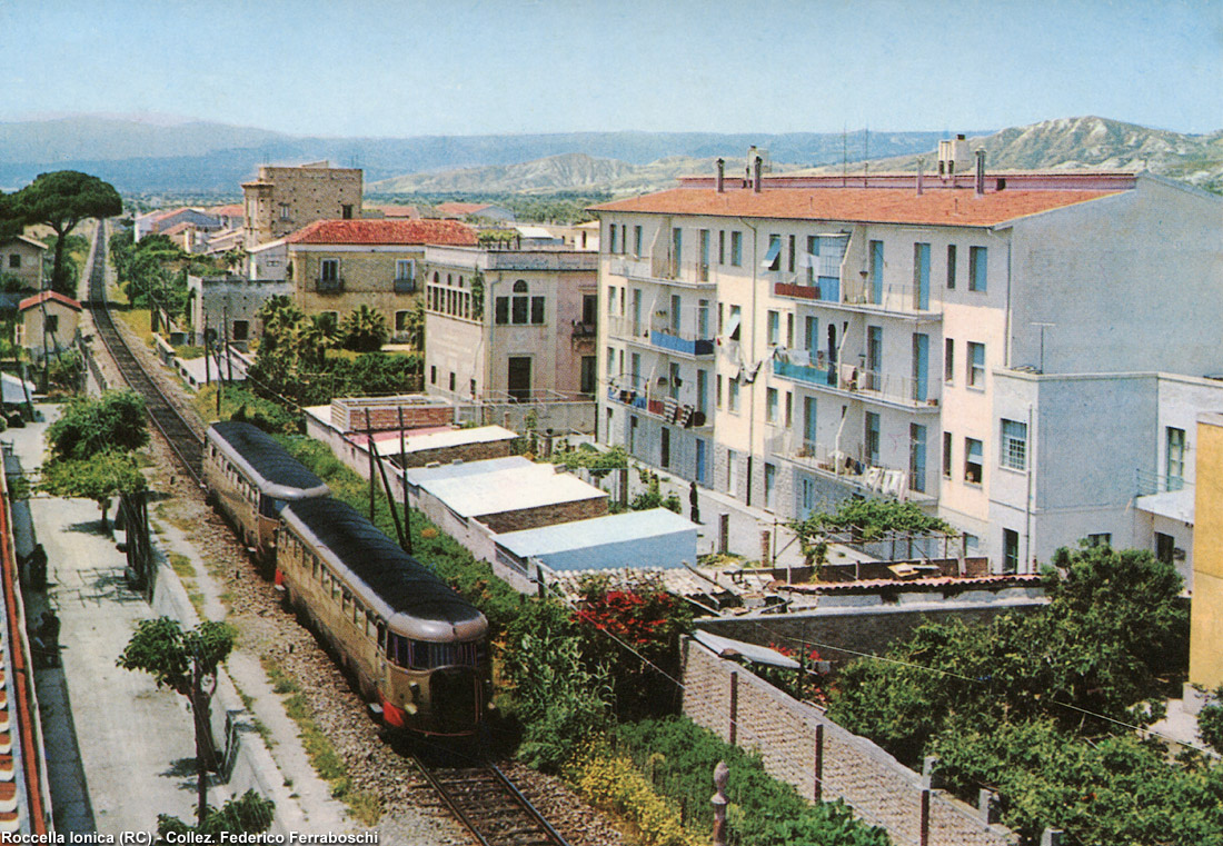 Automotrici in cartolina - Roccella Ionica.